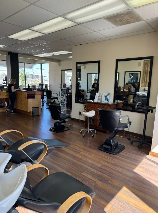 Ocean Beach salon one block from OB Pier
