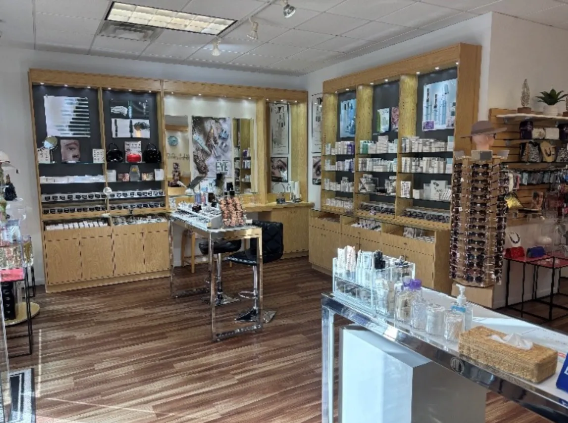 Merle Norman | $76K Cash Flow + Financing