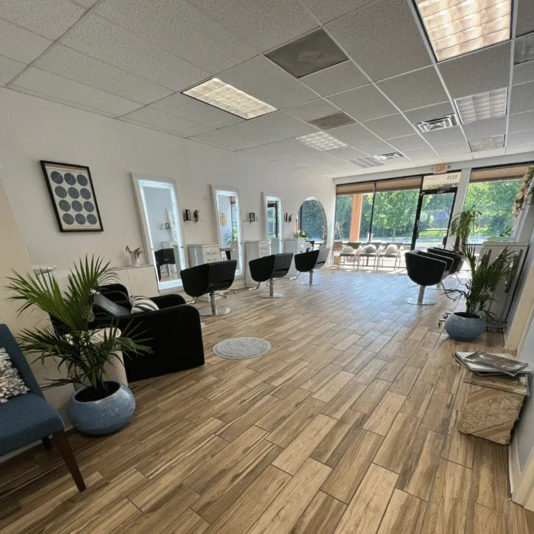Cute salon in great area of Prairie Village