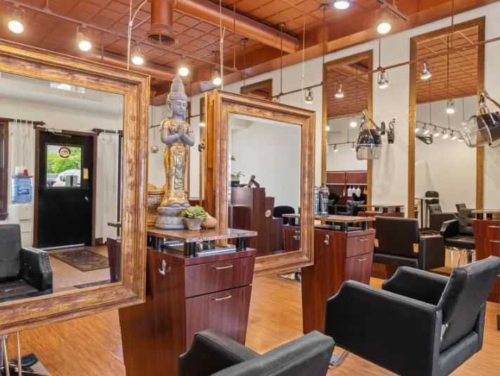 Zen like salon in with established reputation